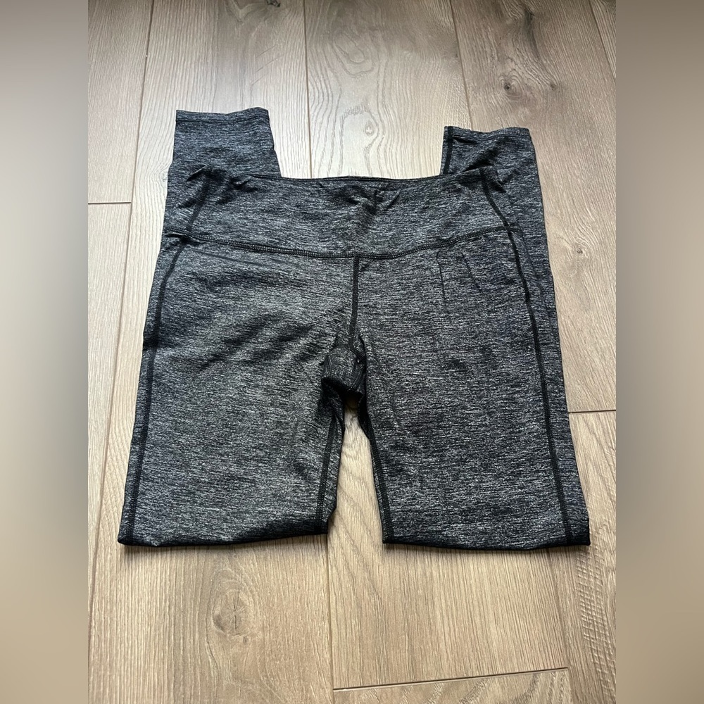 Athleta Dark Gray Full Lenght ankle leggings Size Medium